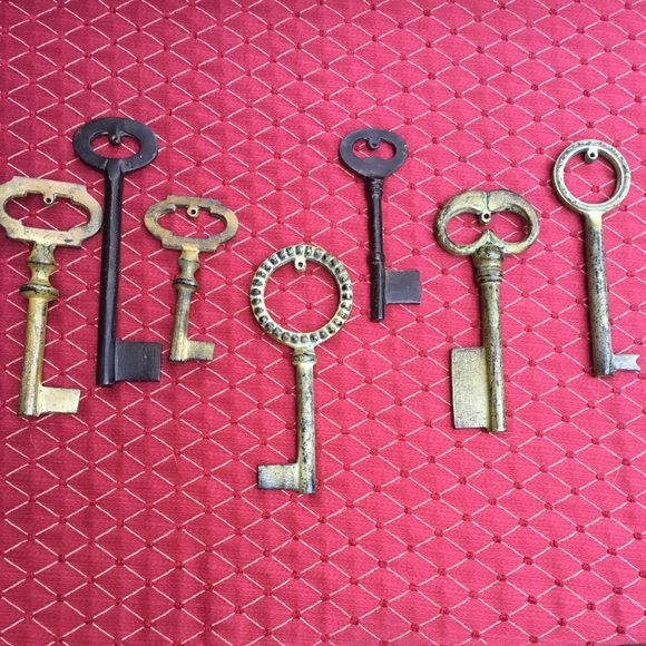 Pottery Barn Other - Decorative Keys